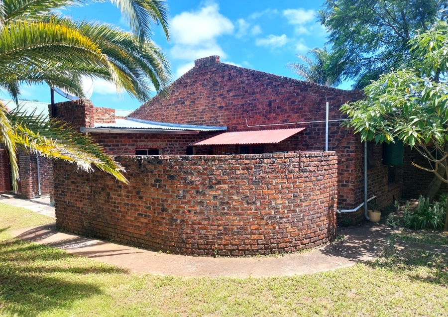 8 Bedroom Property for Sale in Swartruggens North West